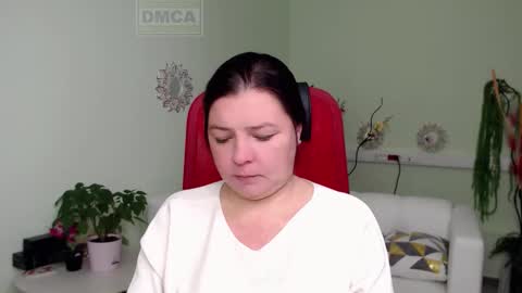 Lily online show from October 20, 2025, 4:57 am