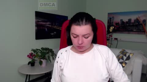 Lily online show from November 19, 2025, 4:45 am