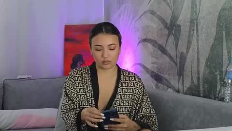 Lily online show from March 4, 2025, 8:13 am