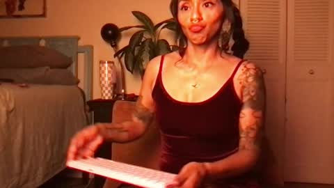 Little Lily online show from May 28, 2026, 5:49 am