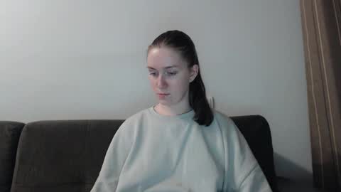 lily_love_x online show from December 3, 2024, 10:51 pm