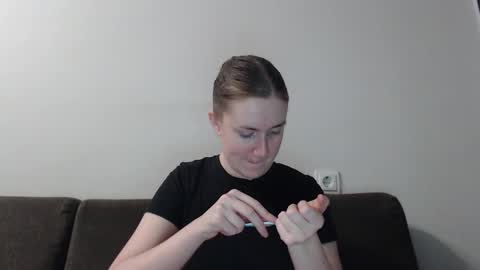 lily_love_x online show from January 29, 2025, 10:43 pm