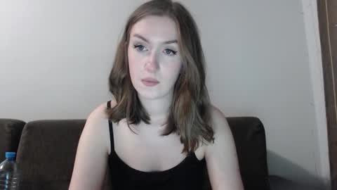 lily_love_x online show from September 15, 2025, 9:48 pm