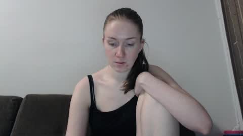 Snapshot of lily_love_x chatting on April 7, 2026, 11:37 pm lily_love_x online show from April 7, 2026, 11:37 pm