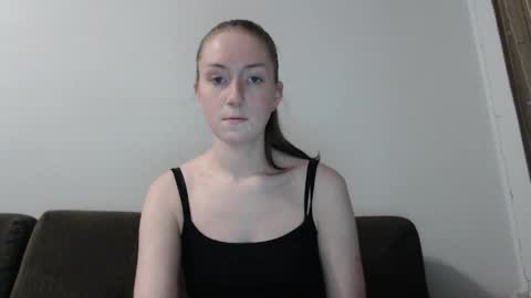 Snapshot of lily_love_x chatting on April 9, 2026, 3:50 am lily_love_x online show from April 9, 2026, 3:50 am