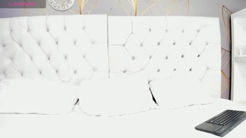 Lily online show from January 9, 2025, 1:02 pm