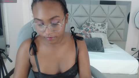 Snapshot of lily_mendoza chatting on June 16, 2026, 7:27 pm lily_mendoza online show from June 16, 2026, 7:27 pm