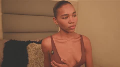 Lily Miiller online show from February 15, 2026, 10:06 pm