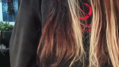 Lily online show from January 9, 2025, 7:21 am