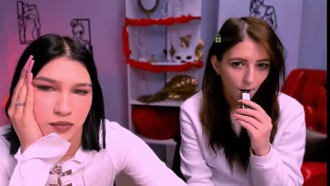 Snapshot of lily_rosss chatting on March 2, 2025, 1:05 pm Lily online show from March 2, 2025, 1:05 pm