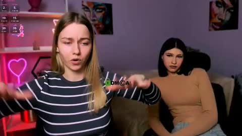 Snapshot of lily_rosss chatting on March 9, 2025, 4:22 pm Lily online show from March 9, 2025, 4:22 pm