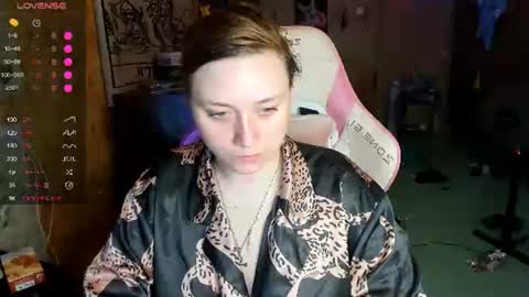 Snapshot of lily_shamy chatting on July 7, 2026, 5:50 pm Alice online show from July 7, 2026, 5:50 pm