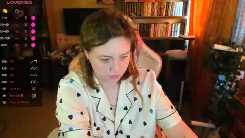 Snapshot of lily_shamy chatting on July 29, 2026, 4:38 pm Alice online show from July 29, 2026, 4:38 pm