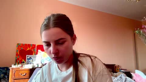 Snapshot of lily_smily chatting on February 26, 2025, 10:47 am Lily online show from February 26, 2025, 10:47 am