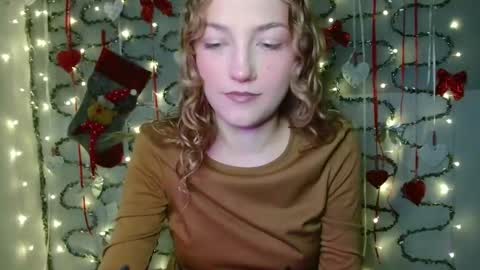 small lily online show from December 17, 2025, 6:14 pm