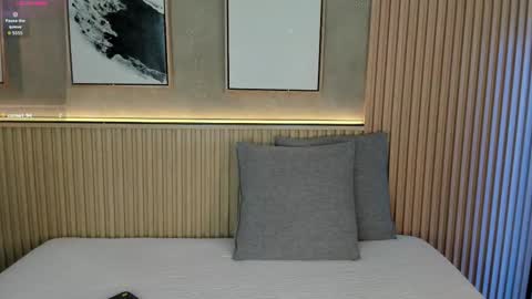 Lily online show from December 1, 2025, 7:41 pm