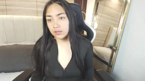 lily_waist online show from February 3, 2026, 11:04 am