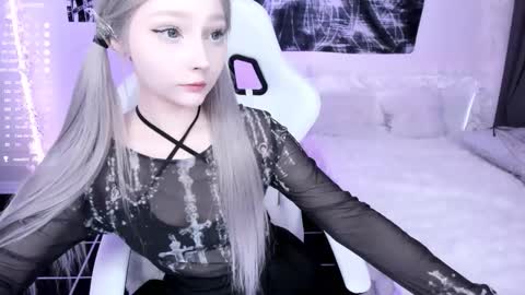 Lily online show from February 25, 2026, 2:10 am