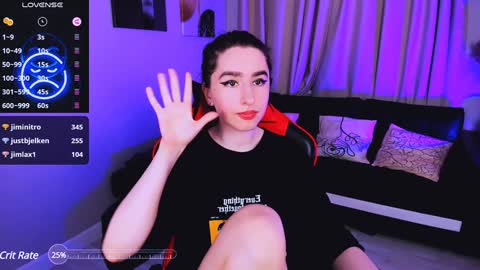 Snapshot of lily_xbaby chatting on December 1, 2024, 7:36 pm LILY online show from December 1, 2024, 7:36 pm