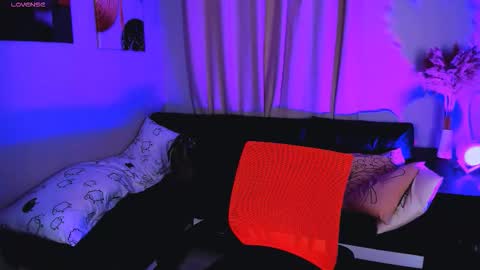 LILY online show from September 23, 2025, 8:39 am