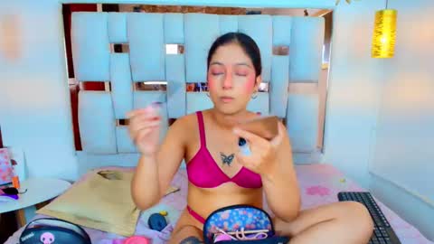 lilyandjuan_ online show from September 11, 2025, 9:37 pm