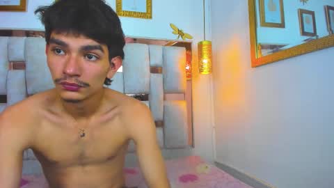 lilyandjuan_ online show from September 13, 2025, 7:13 pm