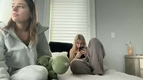 lilybrown07 online show from February 18, 2026, 6:37 pm