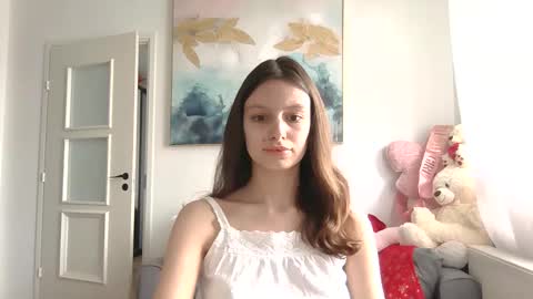 lilycandy_ online show from April 8, 2026, 7:52 am