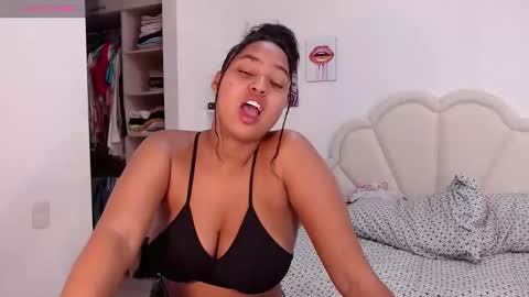 Snapshot of lilyjacksonn chatting on January 25, 2025, 6:13 pm Lily.. online show from January 25, 2025, 6:13 pm