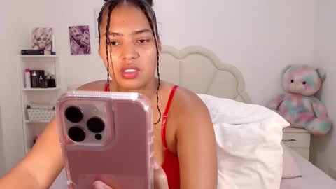 Snapshot of lilyjacksonn chatting on February 19, 2025, 4:55 pm Lily.. online show from February 19, 2025, 4:55 pm