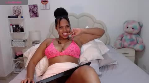 Snapshot of lilyjacksonn chatting on February 21, 2025, 10:48 pm Lily.. online show from February 21, 2025, 10:48 pm