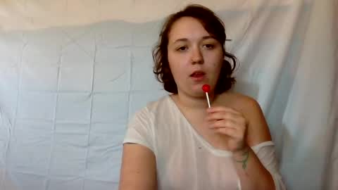 Snapshot of lilylovegood04 chatting on June 28, 2026, 9:43 pm lily online show from June 28, 2026, 9:43 pm