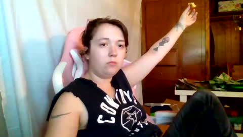 Snapshot of lilylovegood04 chatting on July 29, 2026, 7:23 pm lily online show from July 29, 2026, 7:23 pm
