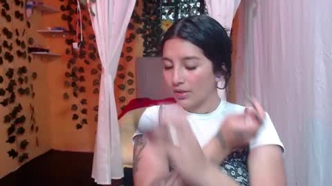 lilymoon_018 online show from May 28, 2026, 12:46 pm