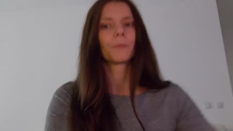 Lily online show from October 1, 2025, 1:06 pm