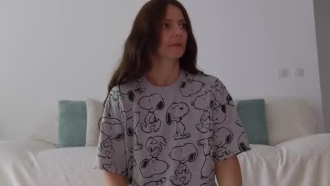 Lily online show from October 3, 2025, 9:28 am