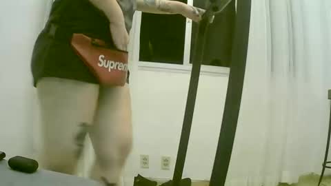 Snapshot of lilyswear chatting on February 20, 2025, 1:36 am lilyswear online show from February 20, 2025, 1:36 am