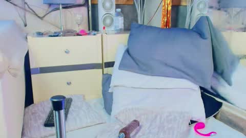 Lilly online show from October 11, 2025, 1:42 pm