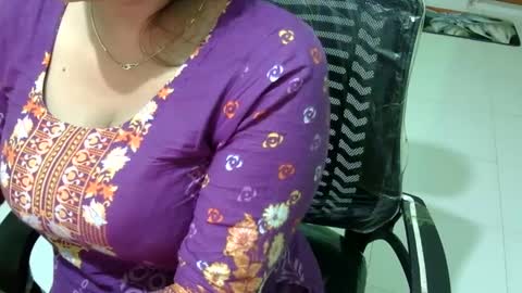 limaakter246618 online show from January 13, 2025, 11:30 am