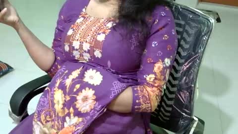 limaakter246618 online show from January 13, 2025, 2:32 pm