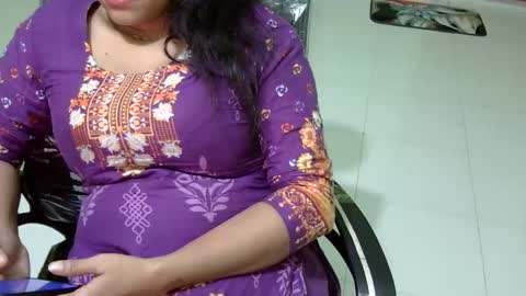 limaakter246618 online show from January 13, 2025, 6:16 pm