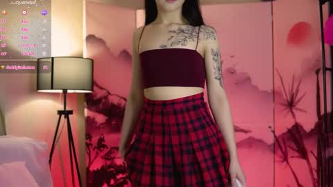 Lin Use menu to play with me  online show from February 9, 2025, 2:29 pm