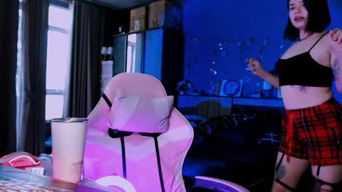 Lina2D tyan online show from October 2, 2025, 8:21 am