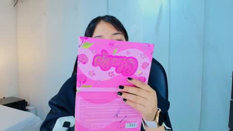  Lina Bedoya  online show from November 28, 2025, 11:35 am