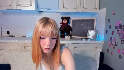 Snapshot of lina_blueeyed chatting on February 5, 2025, 8:11 am Lina blueeyed GMT3 1100-1700 Mon Wed Thu Sat Sun online show from February 5, 2025, 8:11 am