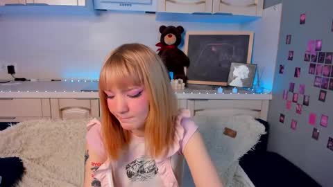 Snapshot of lina_blueeyed chatting on February 5, 2025, 11:12 am Lina blueeyed GMT3 1100-1700 Mon Wed Thu Sat Sun online show from February 5, 2025, 11:12 am