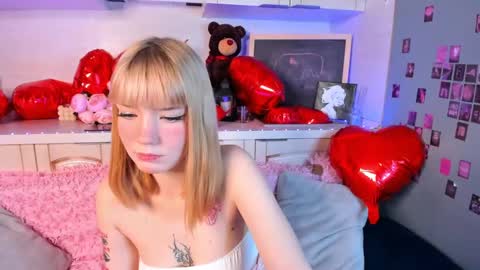 Snapshot of lina_blueeyed chatting on February 10, 2025, 8:09 am Lina blueeyed GMT3 1100-1700 Mon Wed Thu Sat Sun online show from February 10, 2025, 8:09 am