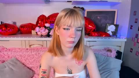 Snapshot of lina_blueeyed chatting on February 10, 2025, 11:15 am Lina blueeyed GMT3 1100-1700 Mon Wed Thu Sat Sun online show from February 10, 2025, 11:15 am