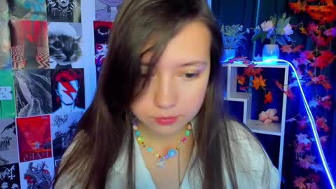Snapshot of lina_brownie chatting on December 4, 2024, 2:31 am Lina online show from December 4, 2024, 2:31 am