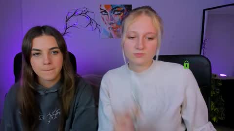 lina_fox12 online show from October 1, 2025, 12:55 pm